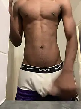 Snapshot of Renoirmonter chatting on 02-05-26, 01:40 Renoirmonter online show from 02-05-26, 01:40