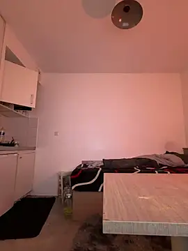 Renoirmonter online show from 04-11-26, 06:43