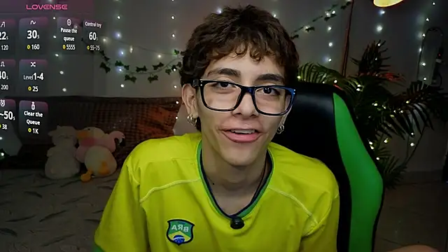 Snapshot of Matty_Sparkk chatting on 04-08-26, 01:01 Matty Sparkk online show from 04-08-26, 01:01