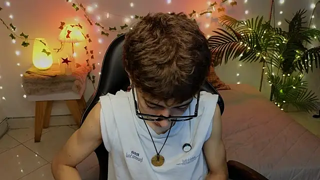 Snapshot of Matty_Sparkk chatting on 04-06-26, 01:01 Matty Sparkk online show from 04-06-26, 01:01