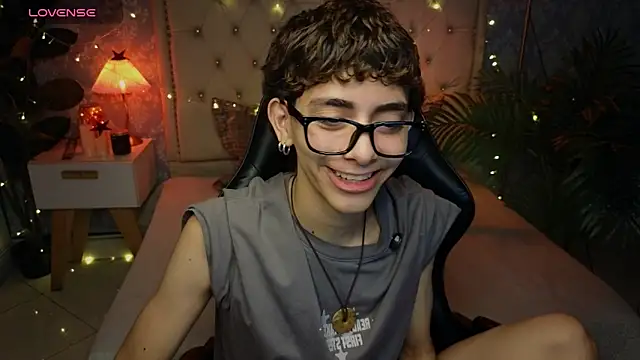 Snapshot of Matty_Sparkk chatting on 03-31-26, 01:02 Matty Sparkk online show from 03-31-26, 01:02