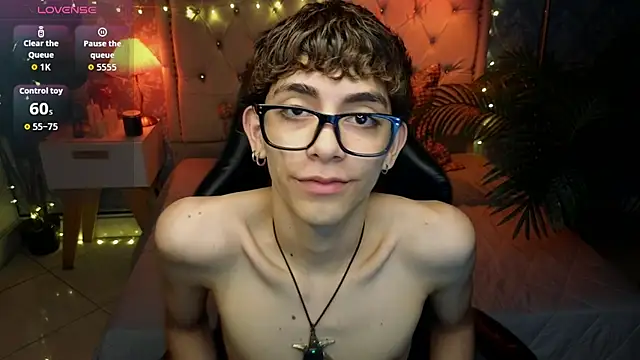 Snapshot of Matty_Sparkk chatting on 03-24-26, 01:11 Matty Sparkk online show from 03-24-26, 01:11