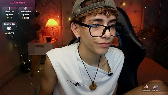 Snapshot of Matty_Sparkk chatting on 03-20-26, 01:01 Matty Sparkk online show from 03-20-26, 01:01