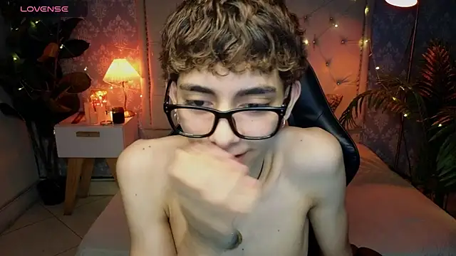 Snapshot of Matty_Sparkk chatting on 03-17-26, 12:52 Matty Sparkk online show from 03-17-26, 12:52