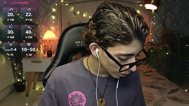 Snapshot of Matty_Sparkk chatting on 03-10-26, 01:04 Matty Sparkk online show from 03-10-26, 01:04