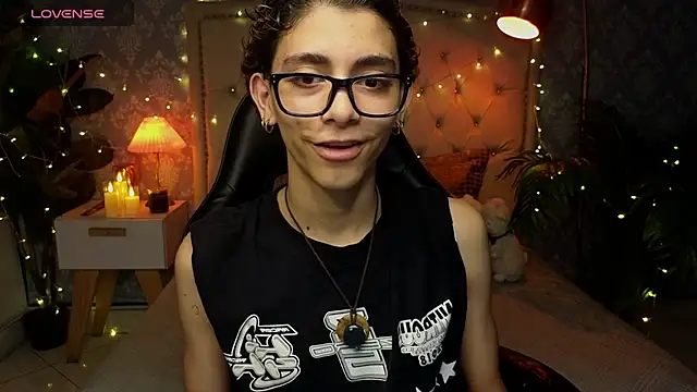 Snapshot of Matty_Sparkk chatting on 03-08-26, 01:47 Matty Sparkk online show from 03-08-26, 01:47