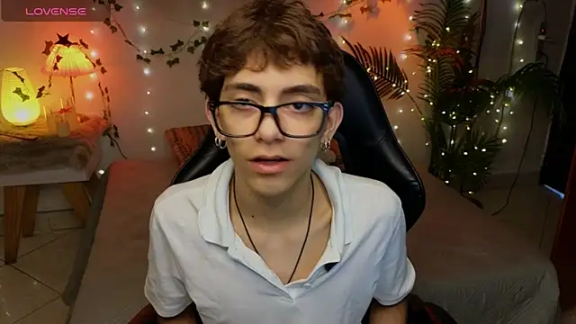 Snapshot of Matty_Sparkk chatting on 04-05-26, 01:07 Matty Sparkk online show from 04-05-26, 01:07