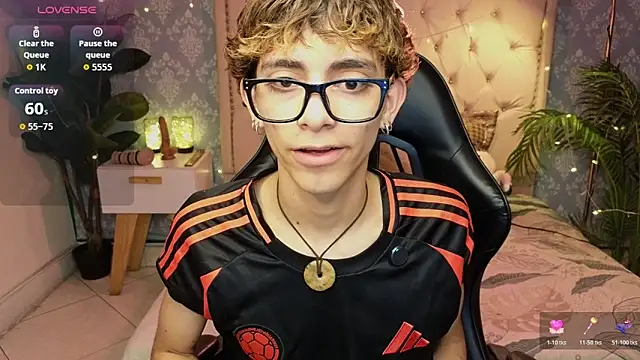 Snapshot of Matty_Sparkk chatting on 03-06-26, 01:06 Matty Sparkk online show from 03-06-26, 01:06