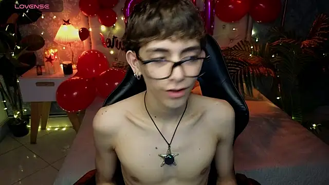 Snapshot of Matty_Sparkk chatting on 03-25-26, 01:21 Matty Sparkk online show from 03-25-26, 01:21