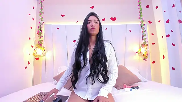 KarolHilton online show from 03-18-25, 03:34