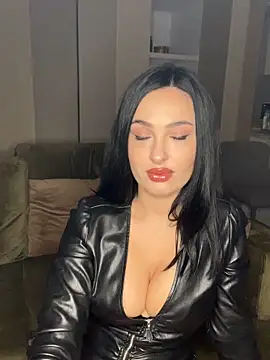 Snapshot of Black_swan7777 chatting on 02-14-26, 01:33 Black swan7777 online show from 02-14-26, 01:33