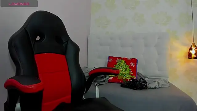 TATILARSON1 online show from 12-15-25, 12:55