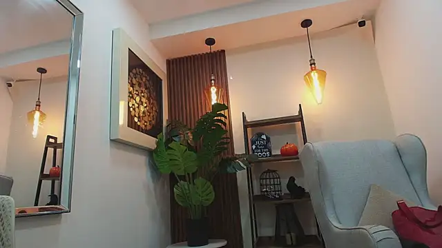 Snapshot of Coral_Lise chatting on 10-18-25, 11:23 Coral Lise online show from 10-18-25, 11:23