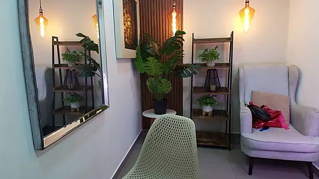 Snapshot of Coral_Lise chatting on 10-06-25, 11:11 Coral Lise online show from 10-06-25, 11:11