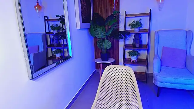 Snapshot of Coral_Lise chatting on 10-08-25, 11:23 Coral Lise online show from 10-08-25, 11:23