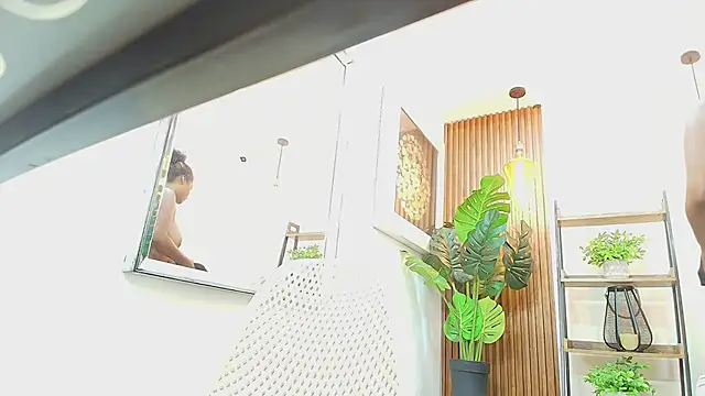 Snapshot of Coral_Lise chatting on 09-23-25, 11:06 Coral Lise online show from 09-23-25, 11:06