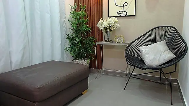 Snapshot of Coral_Lise chatting on 03-18-25, 05:12 Coral Lise online show from 03-18-25, 05:12