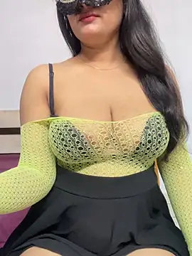Snapshot of jhanvi_boo chatting on 06-11-26, 01:30 jhanvi boo online show from 06-11-26, 01:30