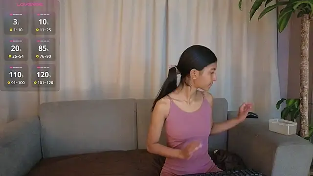 YuliethPetite online show from 01-11-26, 11:39