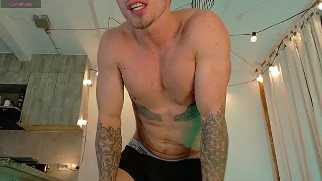 Ryannblue07 online show from 11-08-25, 02:04