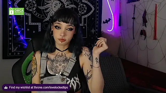 lovelockedlips online show from 11-18-25, 01:32