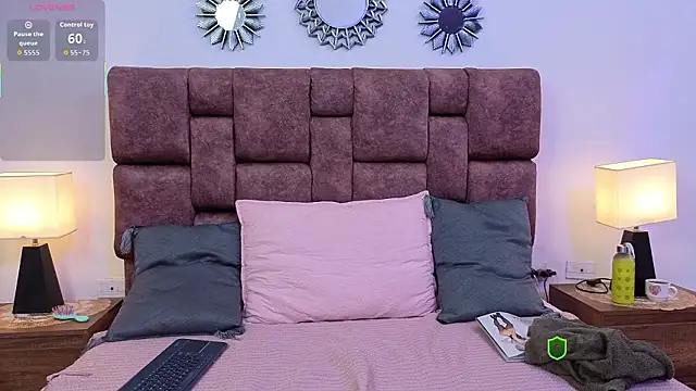 Lili Opal online show from 02-19-26, 12:13