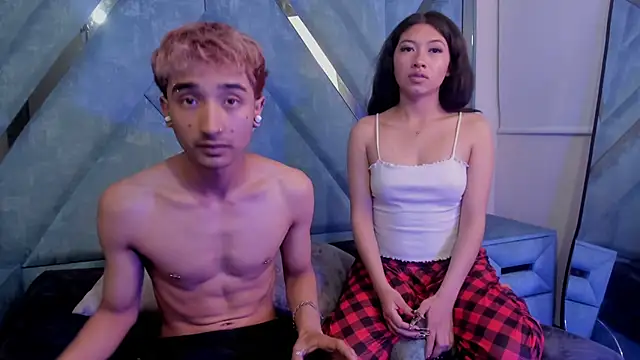 LauryAndNarem69 online show from 12-14-25, 09:26