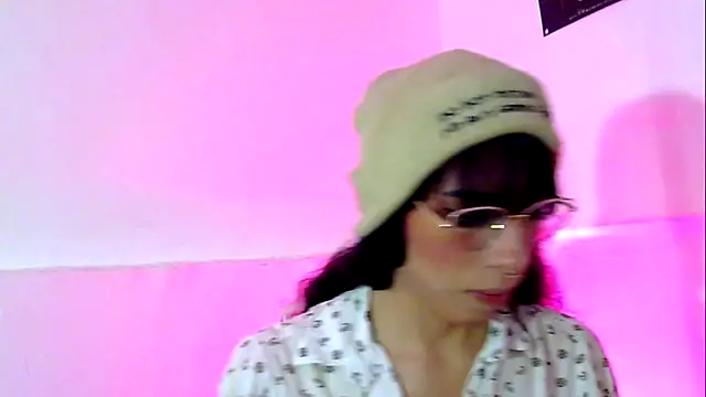 Snapshot of kattycat_ chatting on 10-05-25, 08:43 kattycat  online show from 10-05-25, 08:43