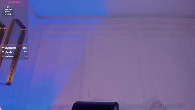 CandaseRussell online show from 03-27-26, 08:26