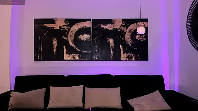 CandaseRussell online show from 11-15-25, 08:02