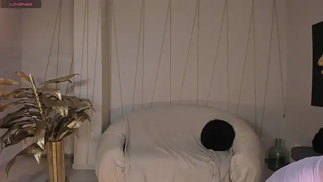 AmaliaCrus online show from 10-30-25, 08:39