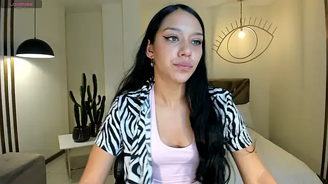 Snapshot of AmaliaCrus chatting on 10-20-25, 08:20 AmaliaCrus online show from 10-20-25, 08:20