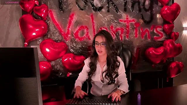 Snapshot of LarisaSmirnov chatting on 02-12-26, 04:45 LarisaSmirnov online show from 02-12-26, 04:45