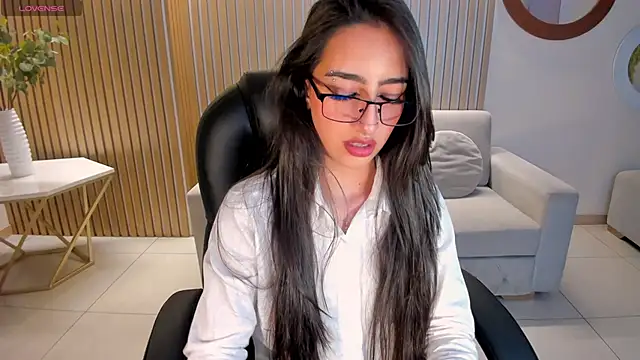 LarisaSmirnov online show from 10-21-25, 04:01