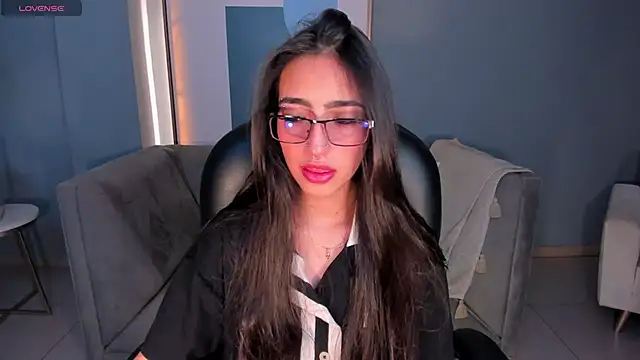 LarisaSmirnov online show from 10-29-25, 04:33