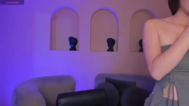 MaiaCollins online show from 12-14-25, 12:44