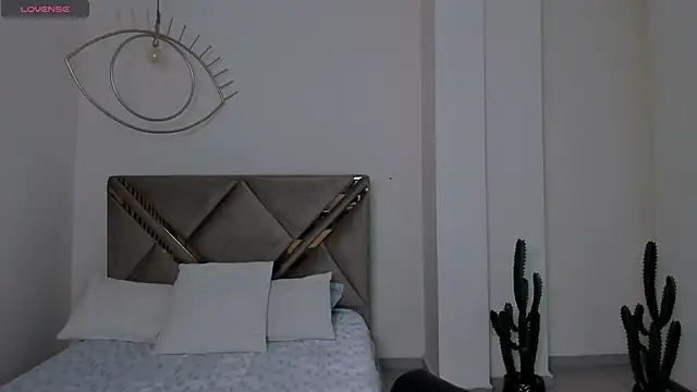 Snapshot of MaiaCollins chatting on 02-04-26, 05:41 MaiaCollins online show from 02-04-26, 05:41