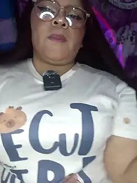 Snapshot of Trilyn25 chatting on 10-31-25, 03:03 Trilyn25 online show from 10-31-25, 03:03