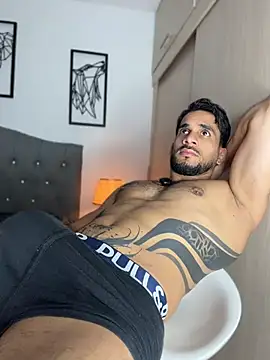 Snapshot of Maximiliano_ford chatting on 07-19-26, 12:02 Maximiliano ford online show from 07-19-26, 12:02