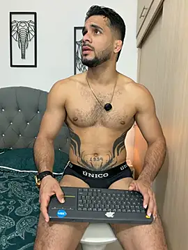 Snapshot of Maximiliano_ford chatting on 05-06-26, 05:17 Maximiliano ford online show from 05-06-26, 05:17