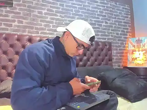 Max Stron111 online show from 01-09-26, 01:51