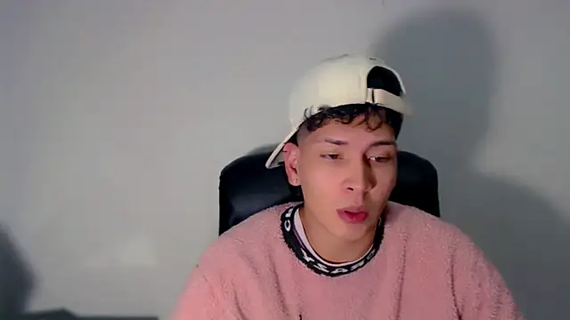 Snapshot of Jhojan_twink chatting on 03-23-25, 05:21 Jhojan twink online show from 03-23-25, 05:21