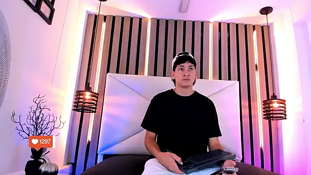 Jhojan twink online show from 11-09-25, 12:31