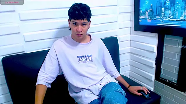 Jhojan twink online show from 11-15-25, 05:06