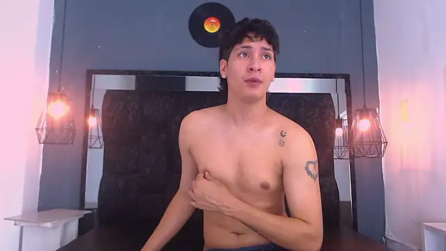 Jhojan twink online show from 03-07-26, 04:52