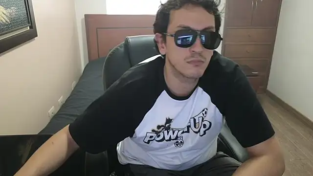 Snapshot of hardaftercum chatting on 03-17-25, 10:08 hardaftercum online show from 03-17-25, 10:08