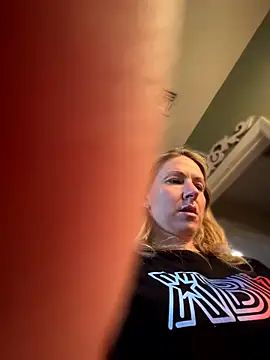 Snapshot of LittleMsMILF chatting on 03-02-26, 10:27 LittleMsMILF online show from 03-02-26, 10:27