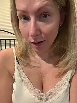 LittleMsMILF online show from 04-13-26, 01:53