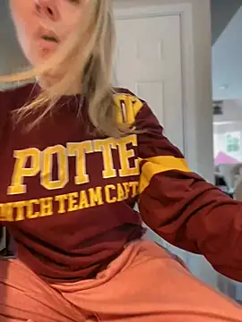 LittleMsMILF online show from 03-03-26, 05:31