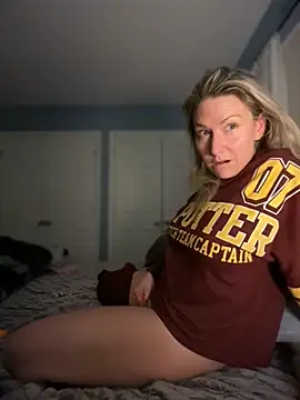 LittleMsMILF online show from 03-06-26, 04:40